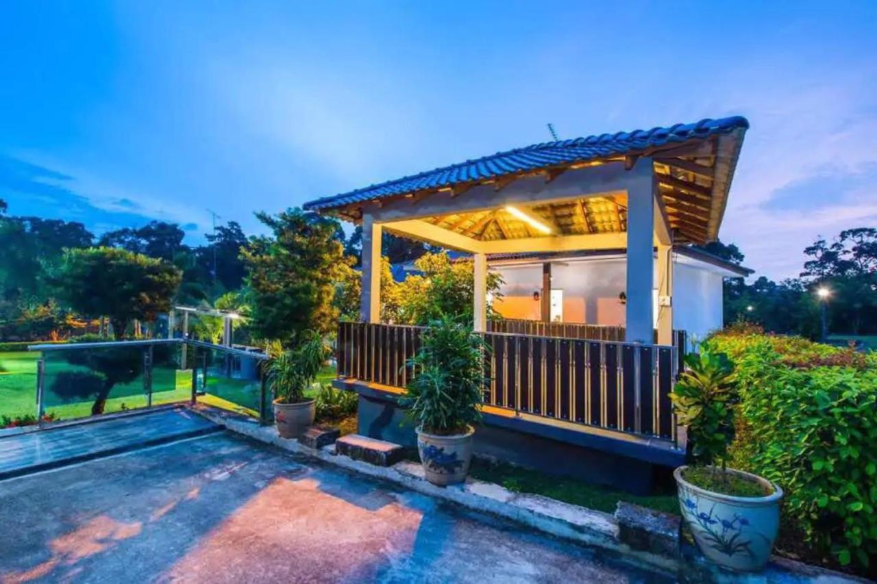 Capital O 90088 Mbp Leisure Resort Batu Pahat Extérieur photo