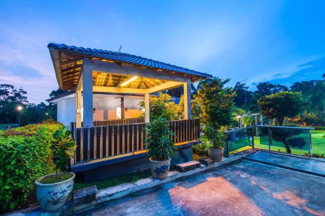 Capital O 90088 Mbp Leisure Resort Batu Pahat Extérieur photo