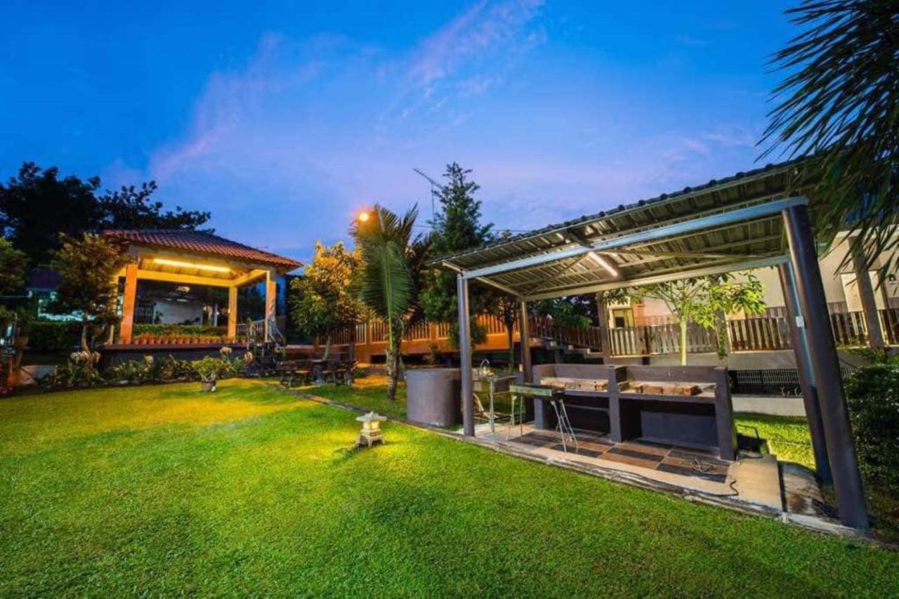 Capital O 90088 Mbp Leisure Resort Batu Pahat Extérieur photo