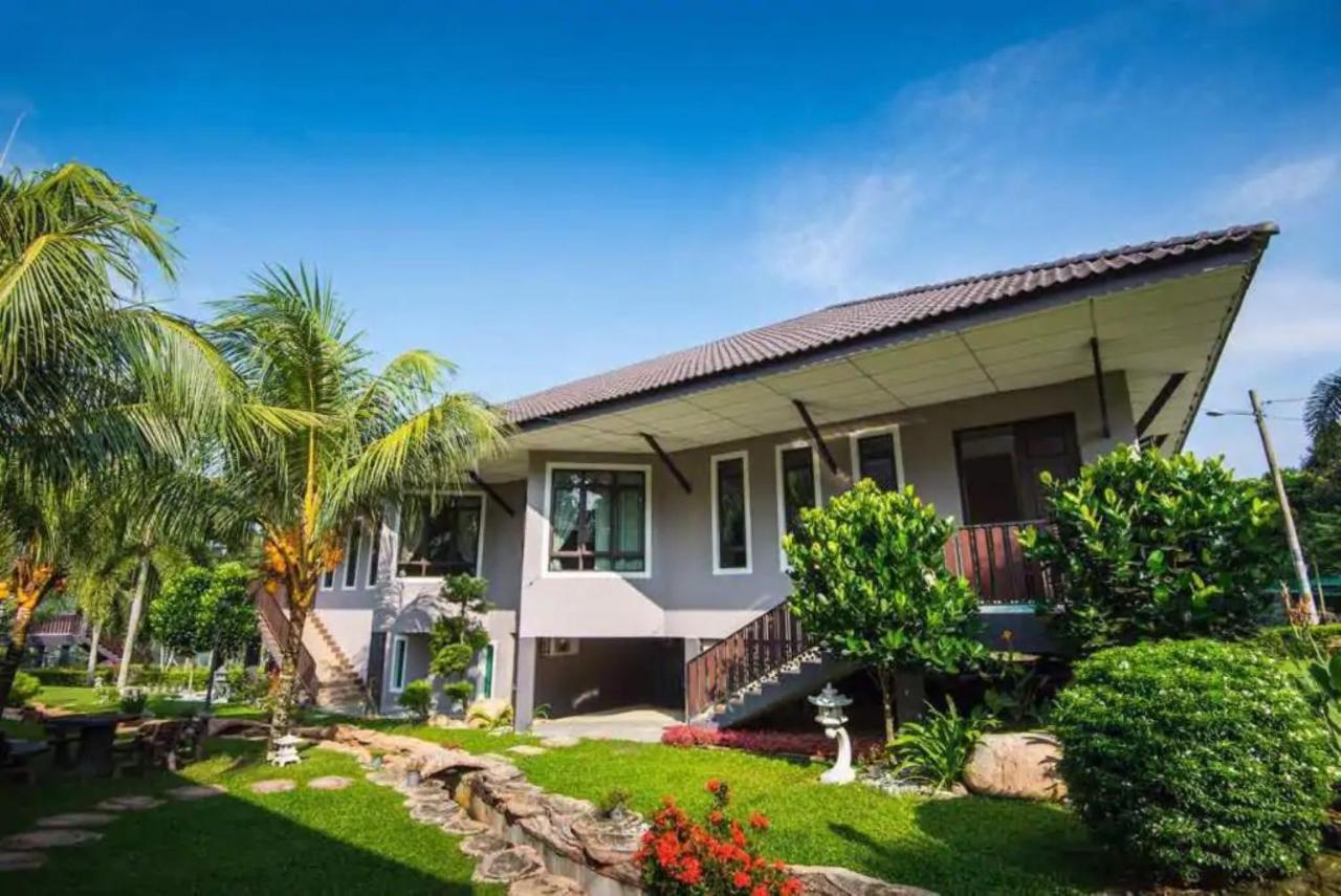 Capital O 90088 Mbp Leisure Resort Batu Pahat Extérieur photo