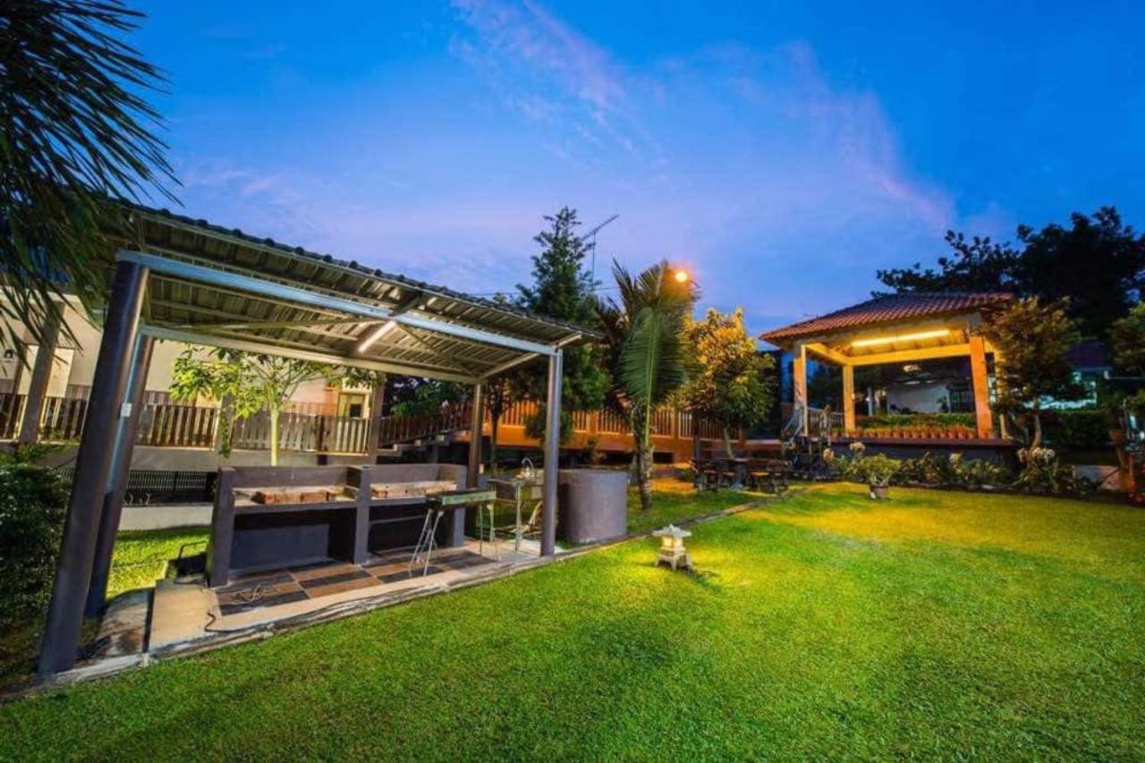 Capital O 90088 Mbp Leisure Resort Batu Pahat Extérieur photo